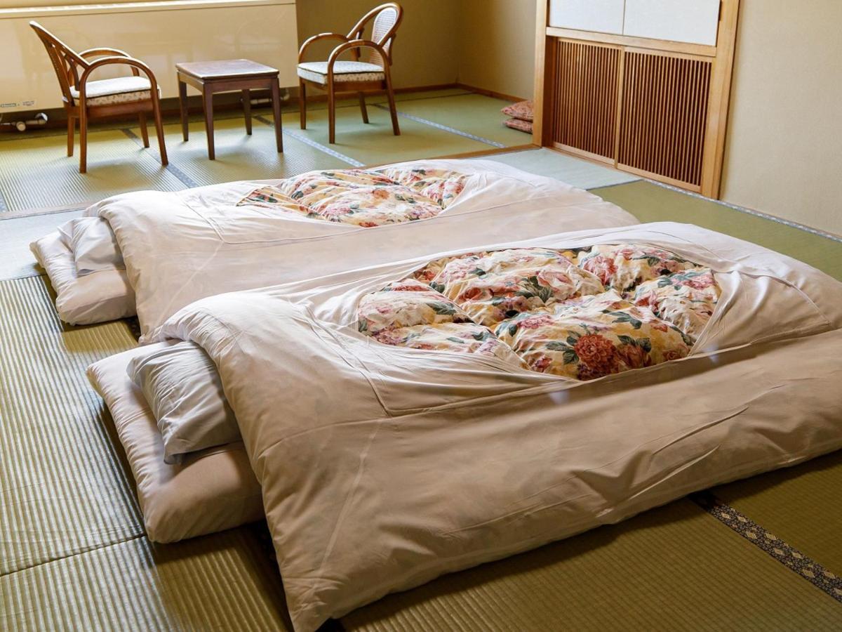 Hotel Iwasuge Яманучи Екстериор снимка