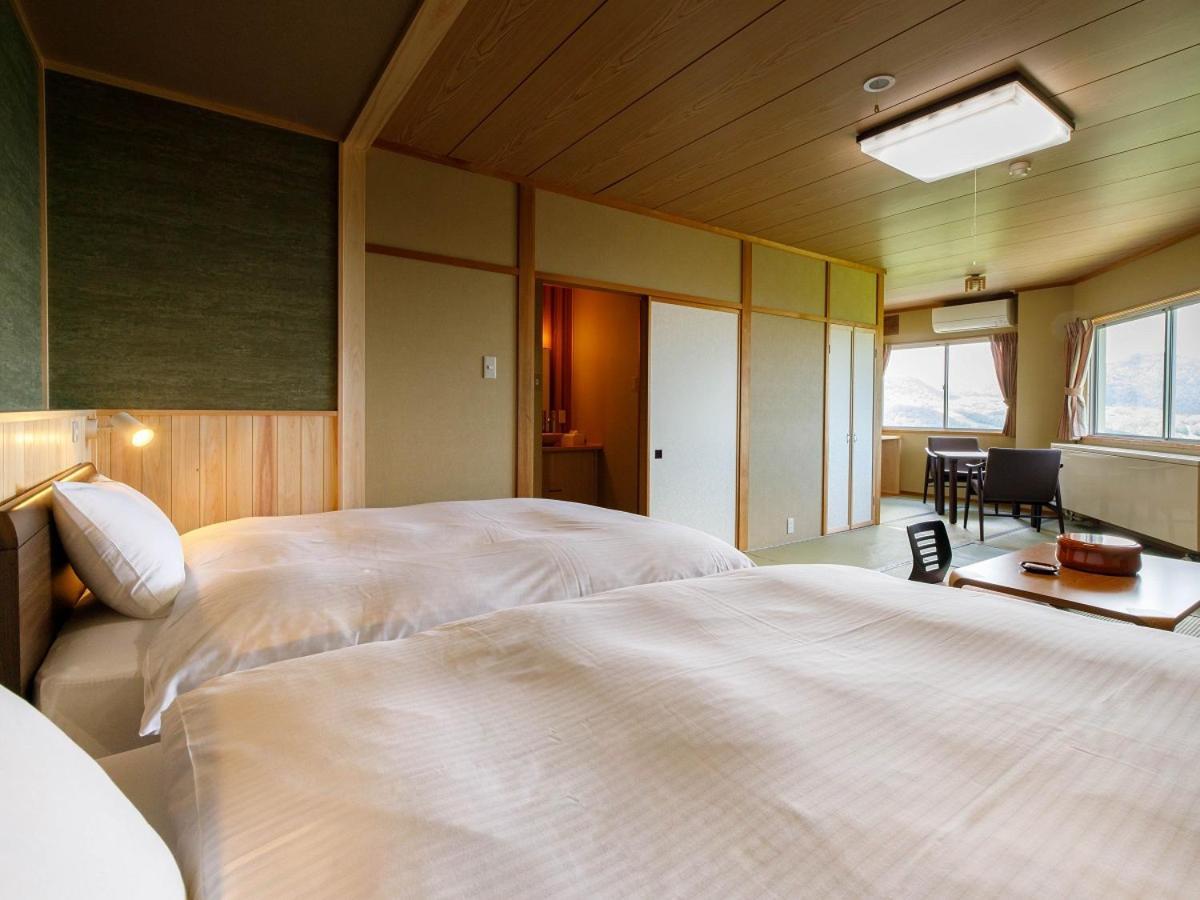 Hotel Iwasuge Яманучи Екстериор снимка