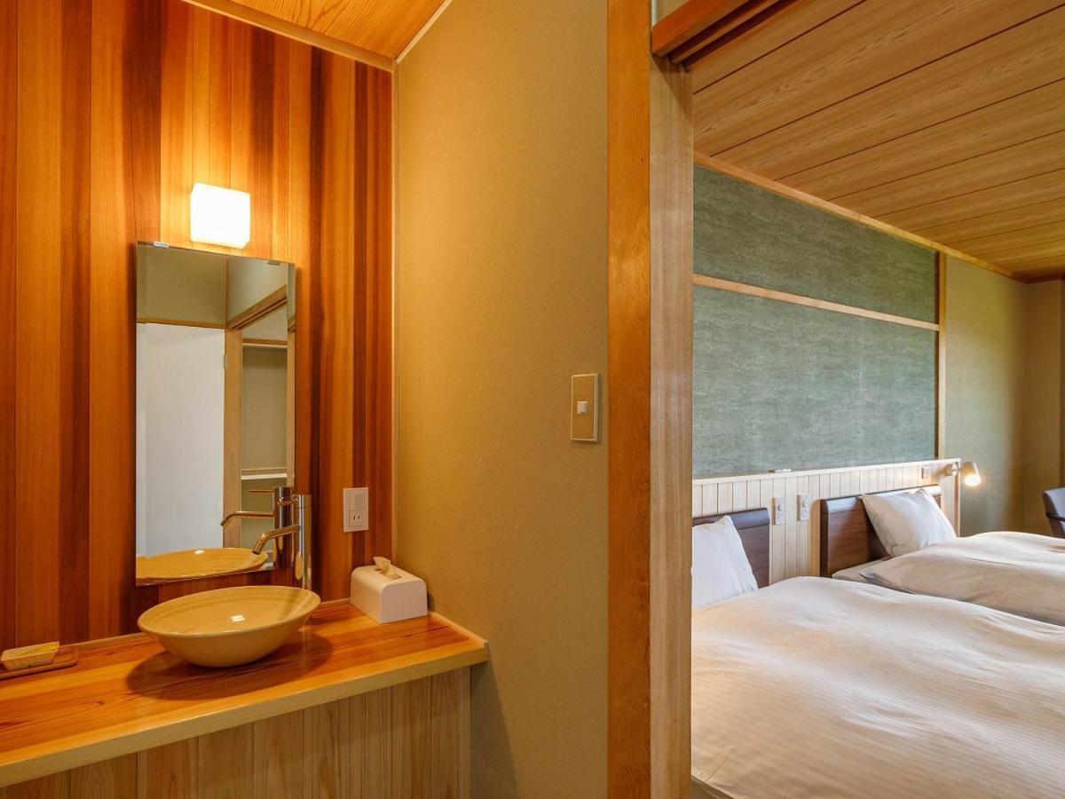 Hotel Iwasuge Яманучи Екстериор снимка